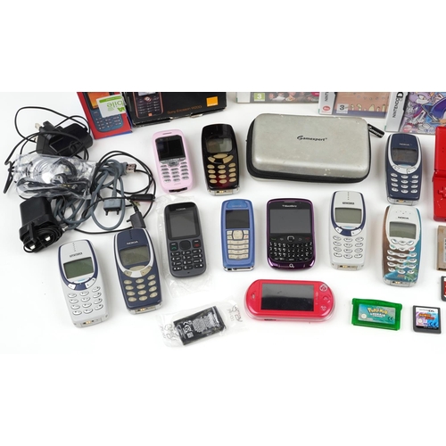 1619 - Vintage and later mobile phones and handheld games consoles including Nintendo DS Lite, Nintendo DS,... 