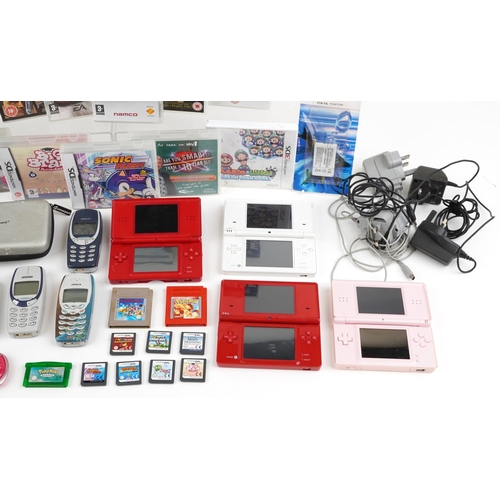 1619 - Vintage and later mobile phones and handheld games consoles including Nintendo DS Lite, Nintendo DS,... 