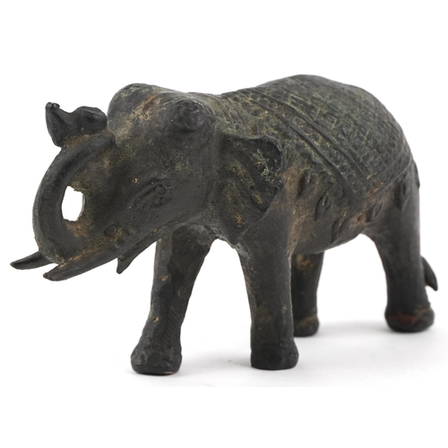 1496 - Patinated bronze Burmese elephant, 10.5cm in length