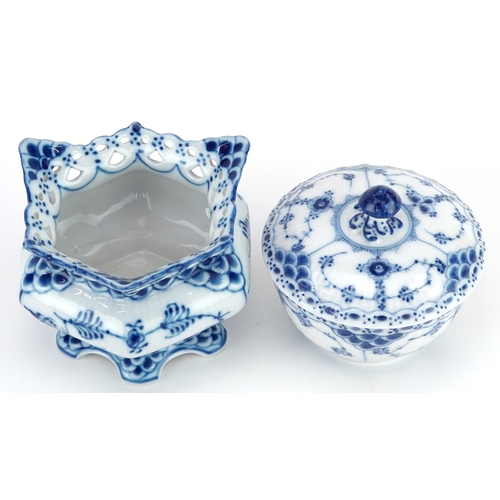 579 - Royal Copenhagen, Danish blue and white Musselmalet porcelain including a pot and cover numbered 459... 