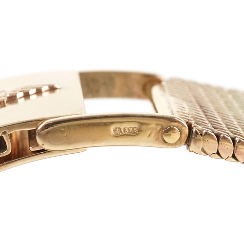 2211 - Longines, gentlemen's 9ct gold Longines quartz wristwatch with date aperture on a 9ct gold mesh link... 