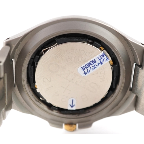 2759 - Seiko, gentlemen's Seiko Titanium calendar quartz wristwatch having date aperture, with paperwork an... 