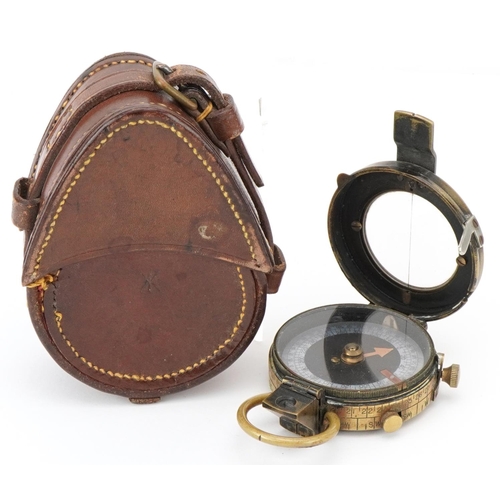 1875 - British military World War I Verner's pattern brass compass with leather case, the compass dated 191... 