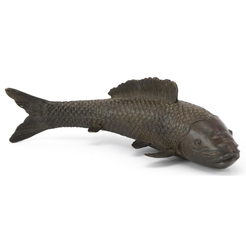 1401 - Japanese patinated bronze goldfish, 29cm in length