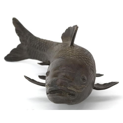 1401 - Japanese patinated bronze goldfish, 29cm in length