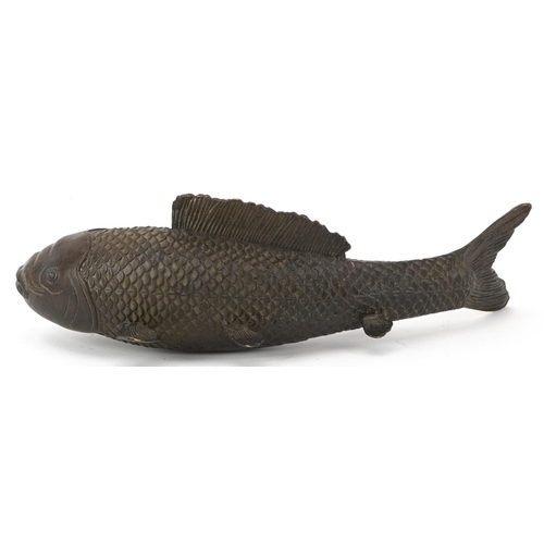 1401 - Japanese patinated bronze goldfish, 29cm in length