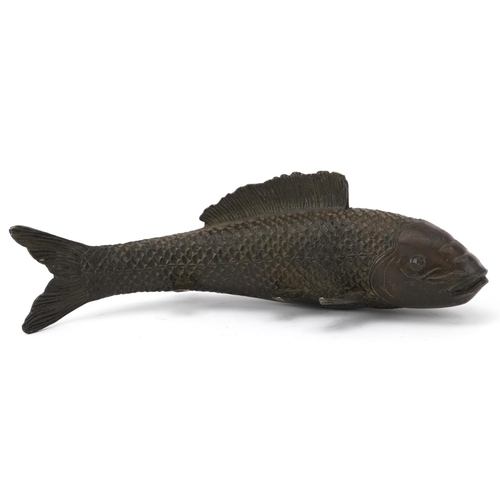 1401 - Japanese patinated bronze goldfish, 29cm in length