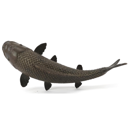 1401 - Japanese patinated bronze goldfish, 29cm in length