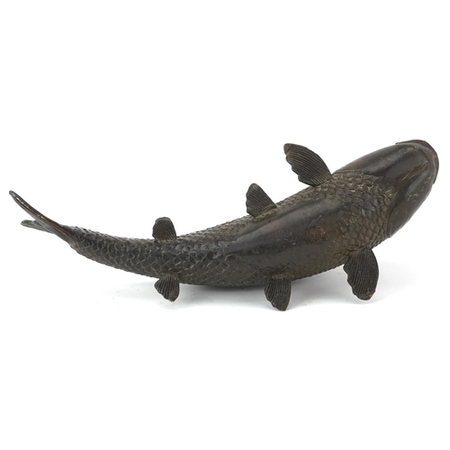 1401 - Japanese patinated bronze goldfish, 29cm in length