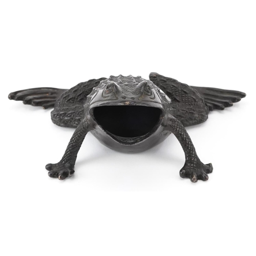 1516 - Japanese patinated bronze toad, 16cm wide