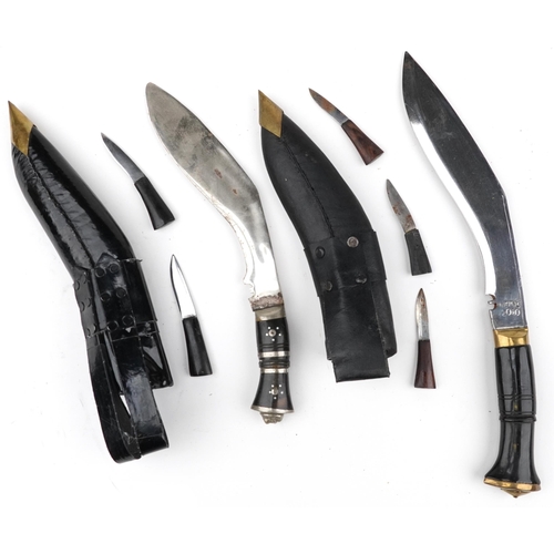 1906 - Two military interest Gurkha's kukri knives with horn handles and sheaths, the largest 42cm in lengt... 