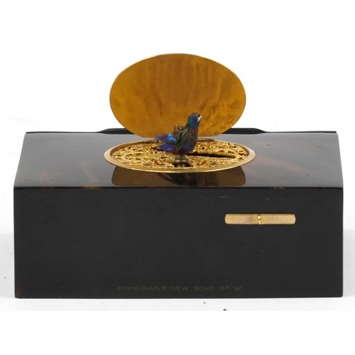 71 - 19th century Swiss faux tortoiseshell automaton bird box with unmarked silver gilt hinged lid openin... 