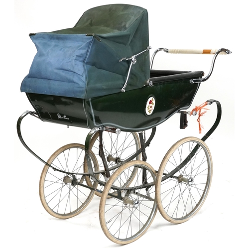 1189 - Vintage Silver Cross pram