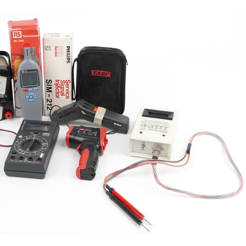 1456 - ***WITHDRAWAL*** Vintage electrical hand held voltmeters and testing equipment, some with boxes incl... 