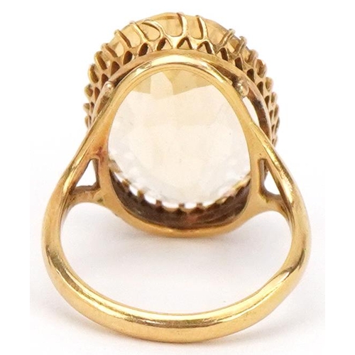 2251 - 18ct gold citrine ring with split shoulders, size J, 5.1g