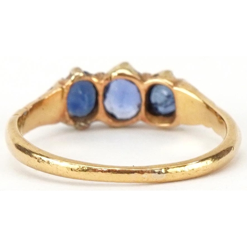 2333 - Antique unmarked gold blue spinel three stone ring with floral shoulders, tests as 15ct gold, size H... 