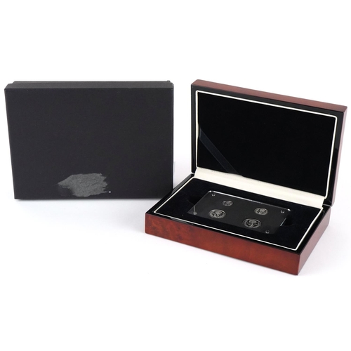 Elizabeth II 2000 maundy coin set housed in a Perspex case with box and certificate by The London Mint Office
