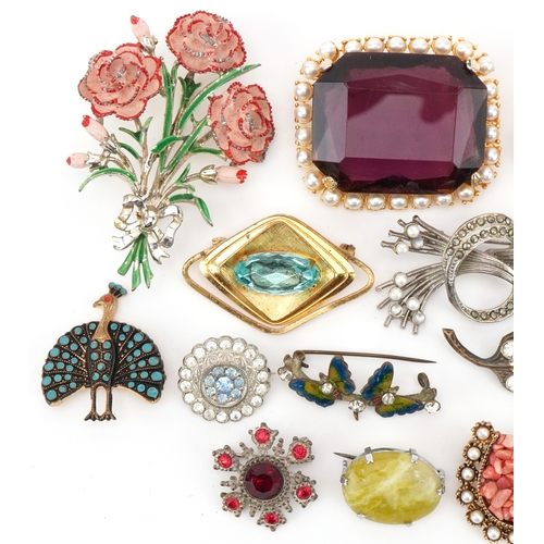 2671 - Antique and later brooches and pendants, some jewelled and enamel including Exquisite, the largest 6... 