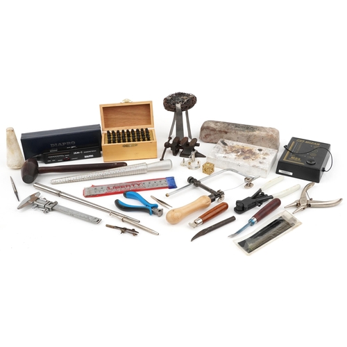 1491 - Vintage and later jeweller's tools, instruments and accessories including Diapro Gem-II diamond test... 