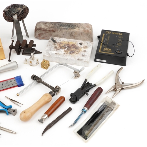 1491 - Vintage and later jeweller's tools, instruments and accessories including Diapro Gem-II diamond test... 