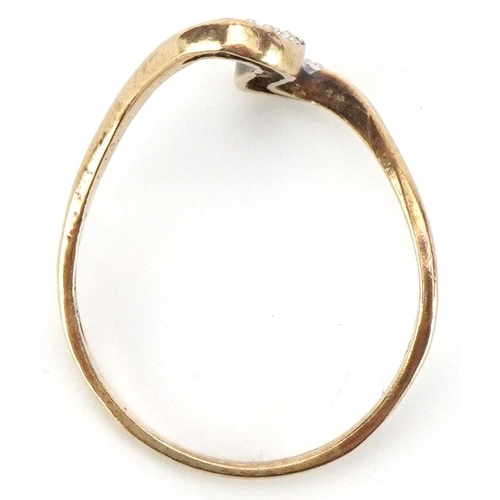 2361 - Modernist 9ct gold clear stone crossover ring, size P, 1.6g