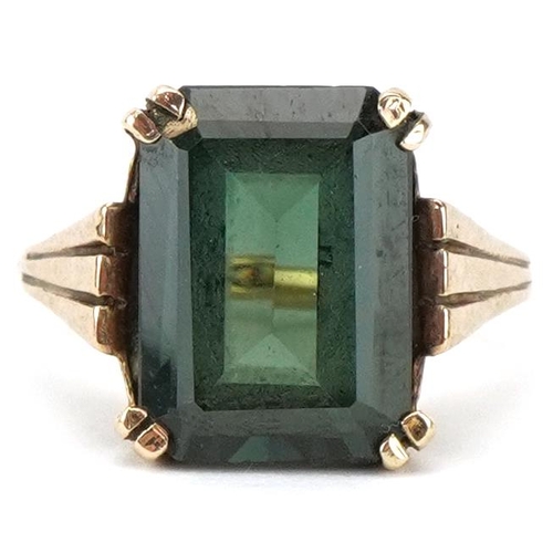 2196 - 9ct gold green stone ring, possibly green topaz, the stone approximately 14.0mm x 10.50mm x 5.80mm d... 