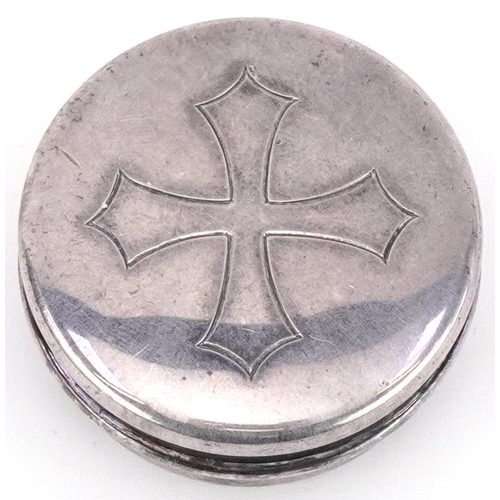 345 - Wippell Mowbray Church Furnishers Ltd, ecclesiastical communion silver pyx engraved with a cross, Lo... 