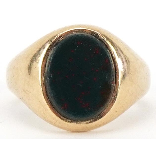 2174 - 9ct gold signet ring with bloodstone matrix, size N/O, 8.0g