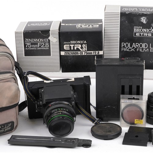 759 - Zenza Bronica ETRS camera with accessories including Metz Mecablitz 60 CT-4, some with boxes