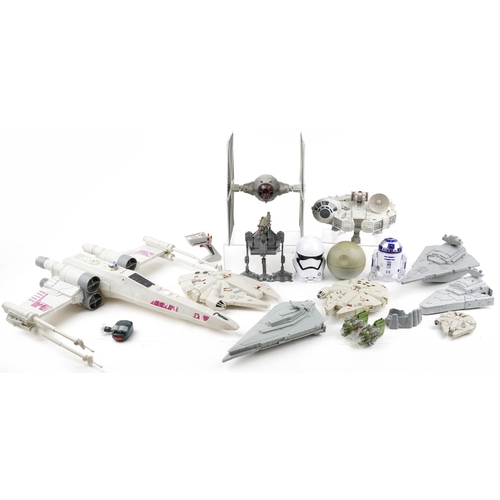 1548 - Star Wars collectables including X-Wing Fighter, Millennium Falcon and R2D2