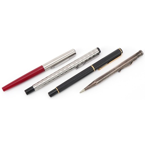 471 - Yard-O-Led rolled silver propelling pencil and three Parker pens including one advertising Hello mag... 