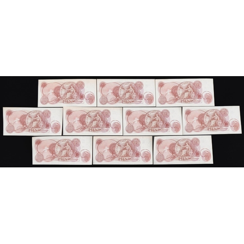 560 - Ten Elizabeth II Bank of England ten shilling bank notes with consecutive serial numbers, Chief Cash... 