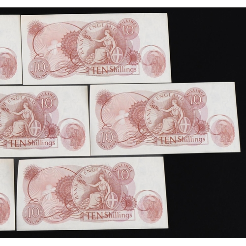 560 - Ten Elizabeth II Bank of England ten shilling bank notes with consecutive serial numbers, Chief Cash... 