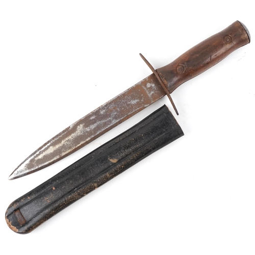 1820 - Italian military interest fascist Gil youth knife with leather sheath, hardwood handle and steel bla... 