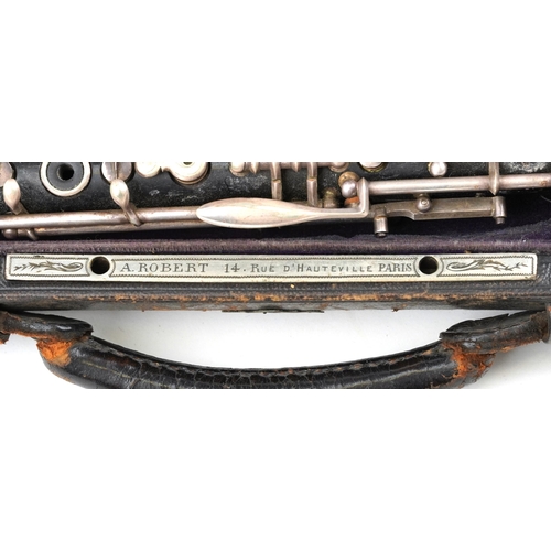 1231 - French cased clarinet, A Robert Paris, 14 Rue de Hauteville