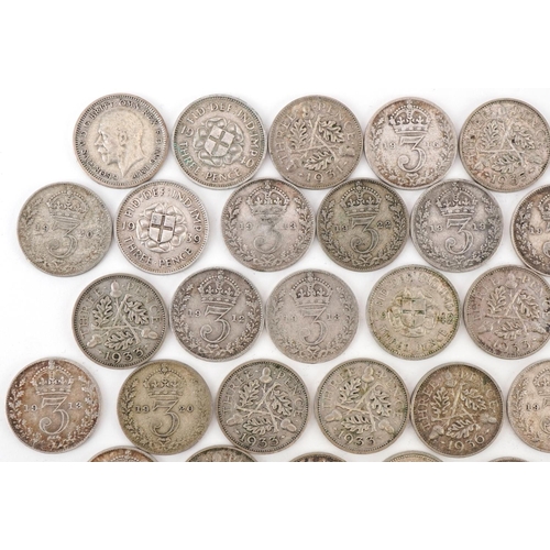 624 - Assorted silver threepenny pieces