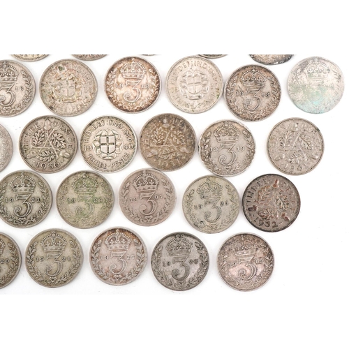 624 - Assorted silver threepenny pieces