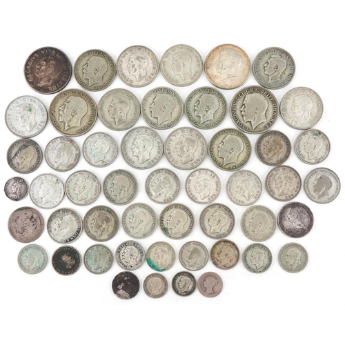 618 - Assorted British coinage to include half crowns, florins and shillings