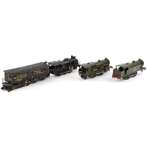 1540 - Tinplate clockwork railway trains for Southern Railway 2329 The Lord Nelson and an American style ra... 