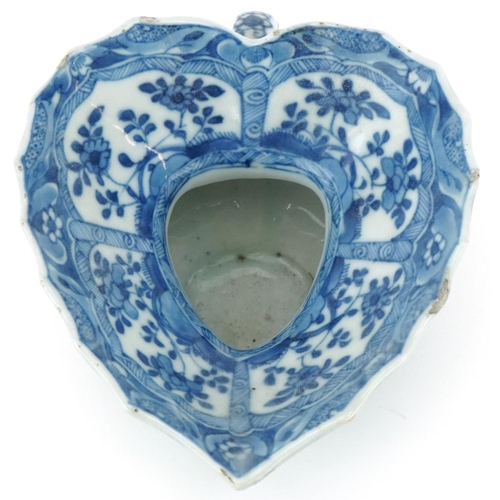 12 - 18th century Chinese blue and white porcelain spittoon hand painted with flowers, 14cm in diameter