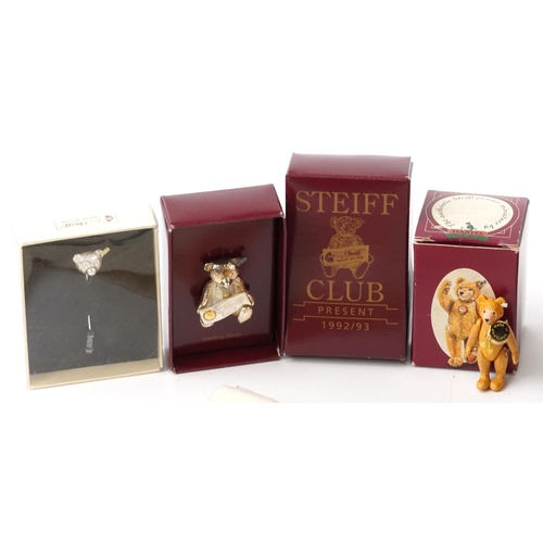 1523 - Steiff collectables including football and Steiff Club stickpin, 18.5cm in diameter