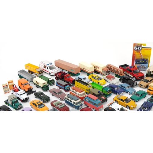 1675 - Large collection of vintage and later collector's vehicles, predominantly diecast, including Dinky, ... 