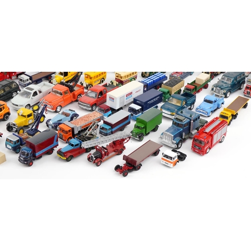 1645A - Large collection of vintage and later collector's vehicles, predominantly diecast, including Burago,... 