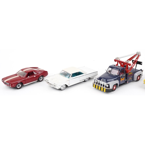 1621 - Five 1:18 scale diecast vehicles including Road Signature 1964 Mercury Marauder, Ertl Daimler Chrysl... 