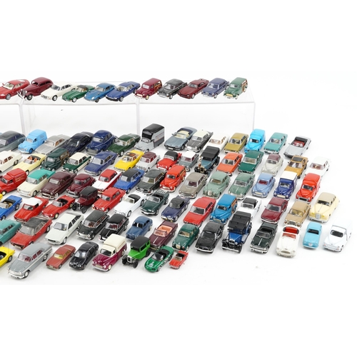 1633 - Collection of vintage and later collector's vehicles, predominantly diecast, including Oxford, Atlas... 