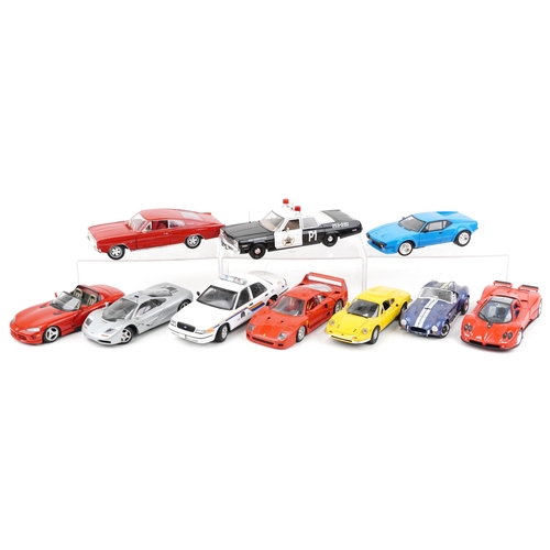 1610 - Ten 1:18 scale diecast vehicles including Maisto McLaren F1, Burago Dodge Viper RT/10 and Hot Wheels... 