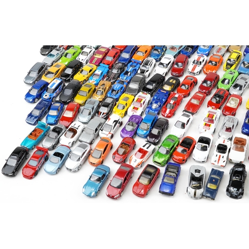 1682 - Vintage and later collector's vehicles, predominantly diecast, including Matchbox, Hot Wheels and Ma... 