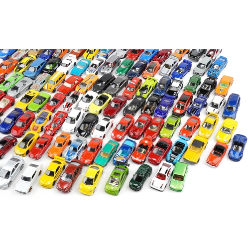 1682 - Vintage and later collector's vehicles, predominantly diecast, including Matchbox, Hot Wheels and Ma... 