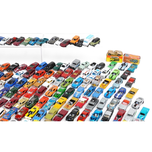 1673 - Large collection of diecast vehicles, predominantly Matchbox and Hot Wheels