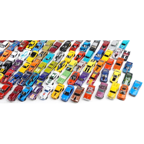 1673 - Large collection of diecast vehicles, predominantly Matchbox and Hot Wheels